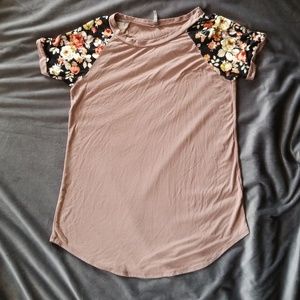 Cute casual top.